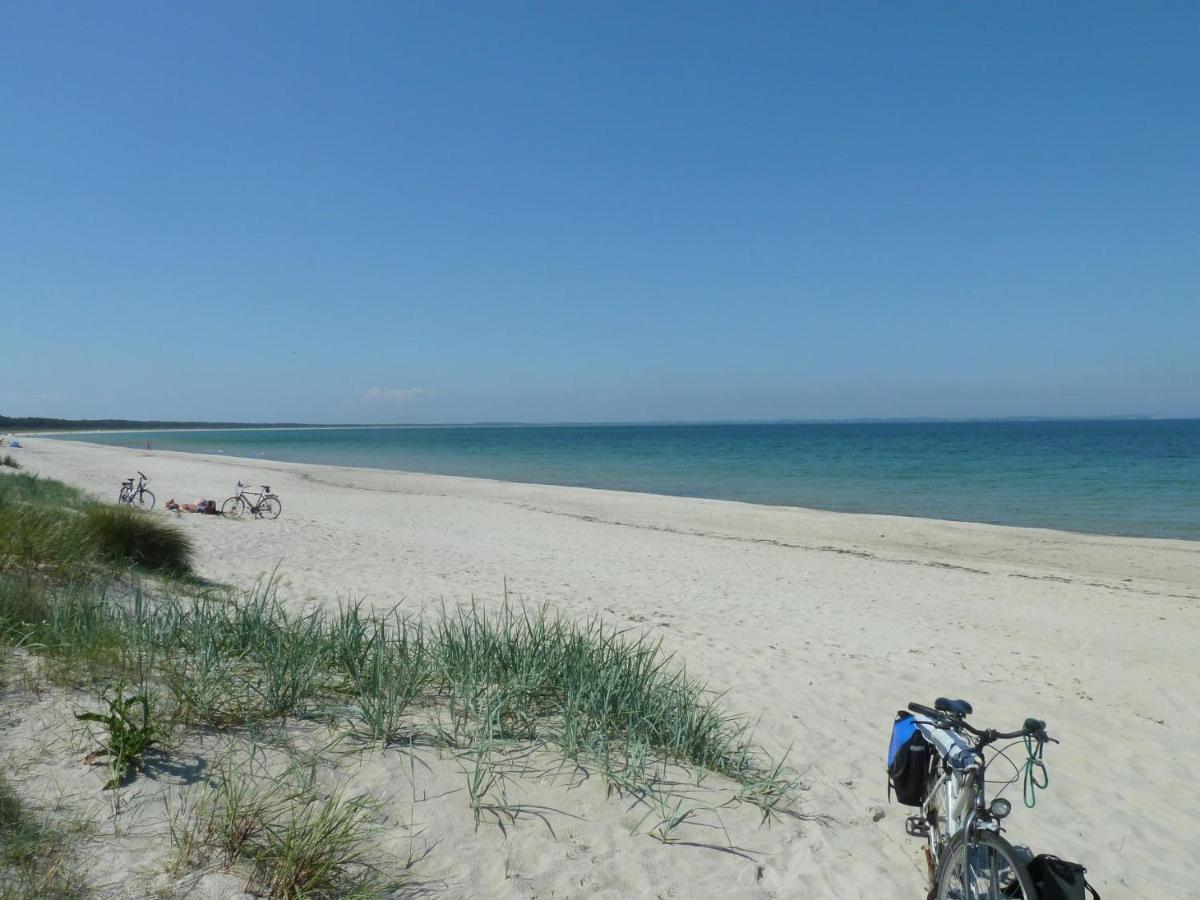 Ferienapartment Wiese & Meer Auf Ruegen Neddesitz Kültér fotó